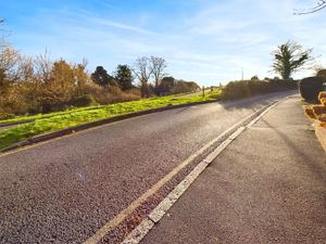 VIEW TO THE NORTH DOWNS- click for photo gallery